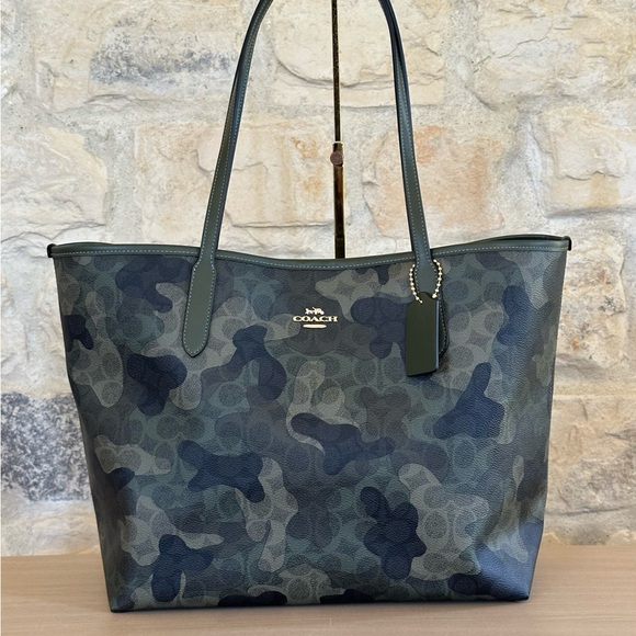 Coach camo - Picture 3 of 15